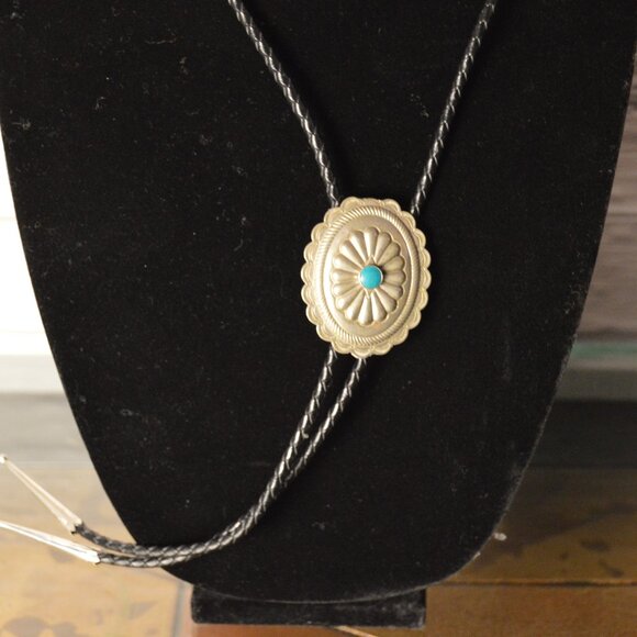 Vintage Navajo Sterling Silver Bolo Tie - Picture 3 of 6